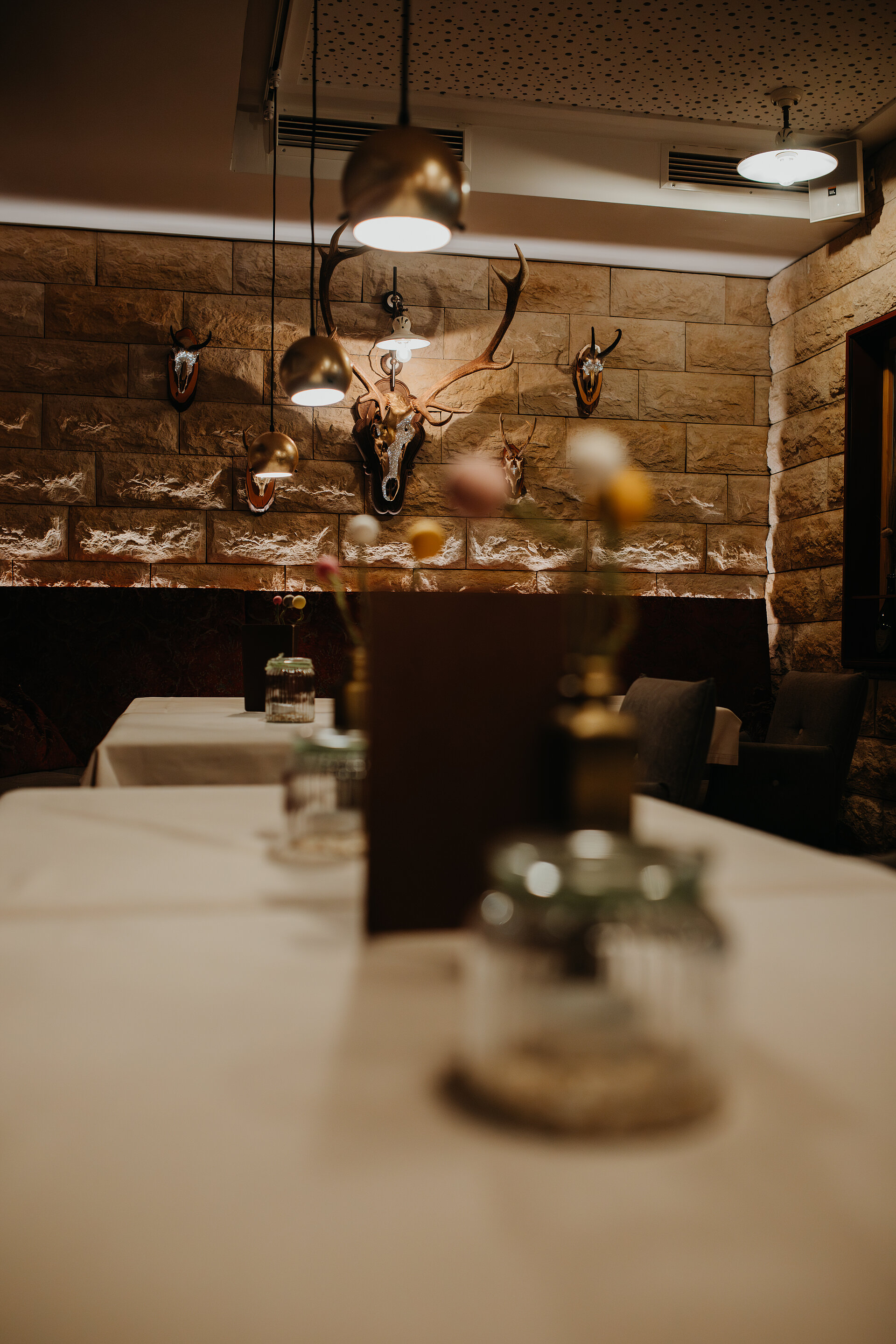 Aperitif und Getränke im Gartenrestaurant direkt am Weissensee Aperitif und Getränke im Gartenrestaurant direkt am Weissensee