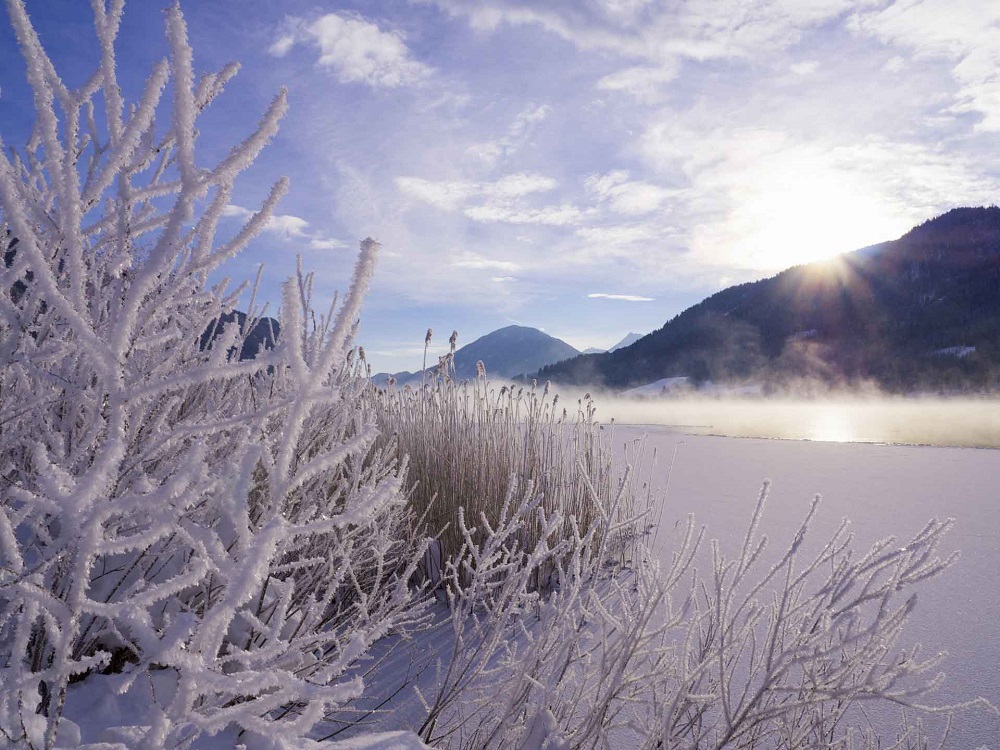 Hotel Gasthof Weissensee Kärnten gemütlich Aktivurlaub Naturpark Winter