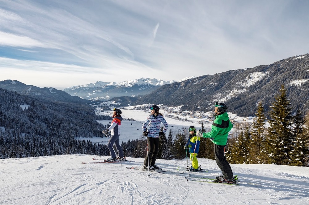 Hotel Gasthof Weissensee Kärnten gemütlich Aktivurlaub Naturpark Winter Winterurlaub Schnee Natureis perfektes Familien Skigebiet Hotel Gasthof Weissensee Kärnten gemütlich Aktivurlaub Naturpark Winter Winterurlaub Schnee Natureis perfektes Familien Skigebiet