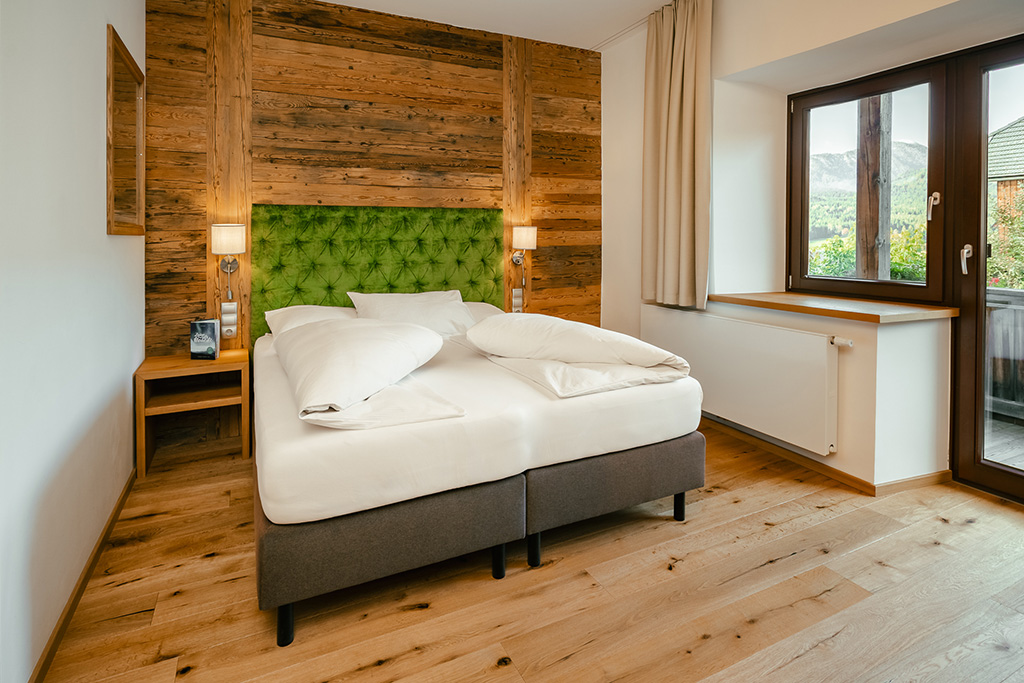 Doppelzimmer Standard EICHE Hotel zum Weissensee Kärnten Doppelzimmer Standard EICHE Hotel zum Weissensee Kärnten